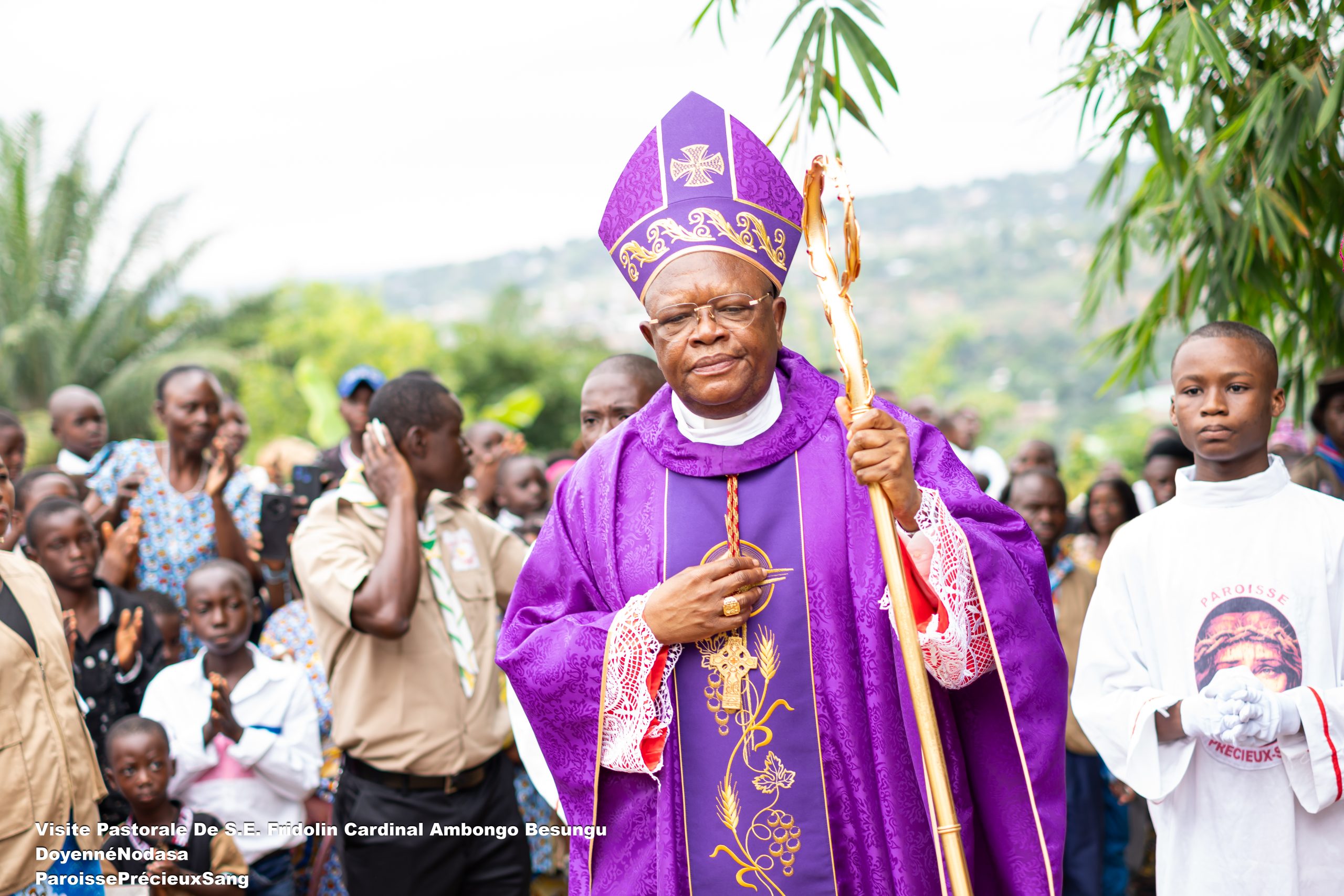 Visite Pastorale du Cardinal Fridolin AMBONGO à la Paroisse Précieux Sang : Un Appel à la Résistance Spirituelle et à l’Unité pour les Défis du Carême