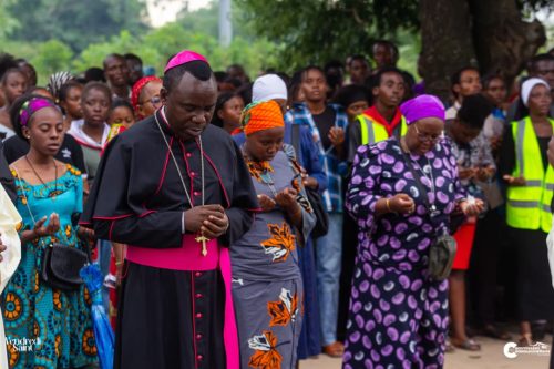 Chemin de la Croix Mgr Ndaka-16