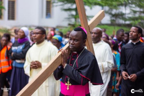 Chemin de la Croix Mgr Ndaka-24