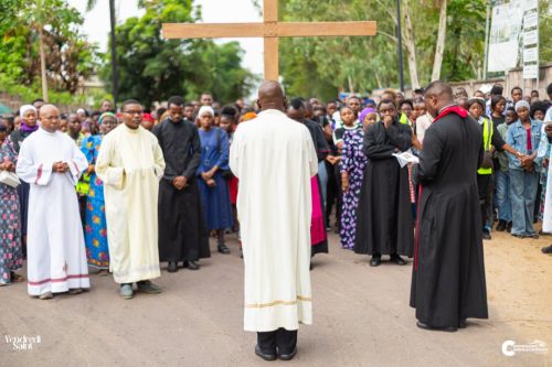 Chemin de la Croix Mgr Ndaka-5